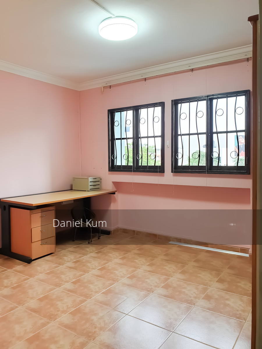 Blk 892A Tampines Avenue 8 (Tampines), HDB Executive #203065651